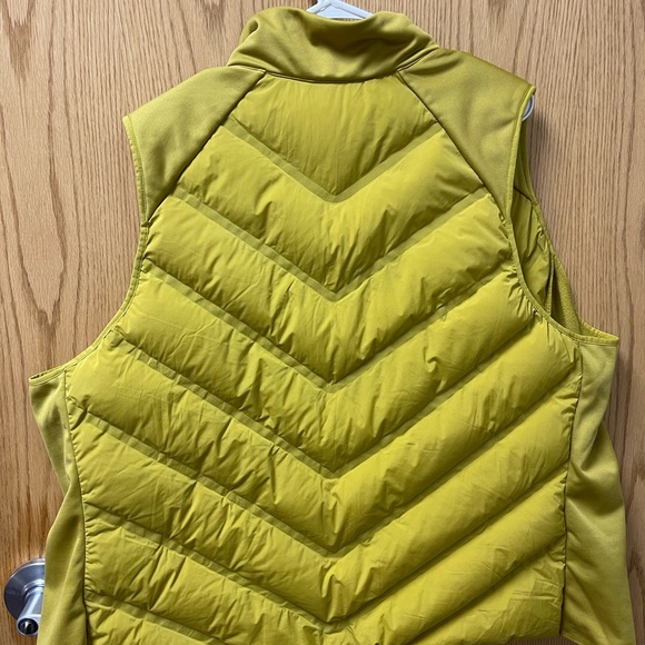 Athleta 3x mustard yellow vest, great condition - Picture 2 of 3